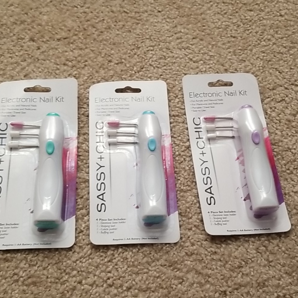 Nail kit